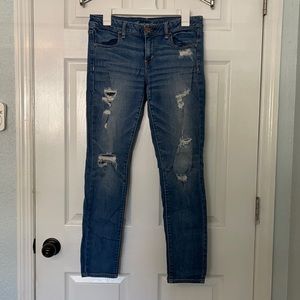American Eagle distressed jegging